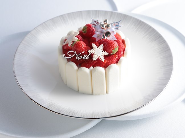 苺のシャルロットケーキ